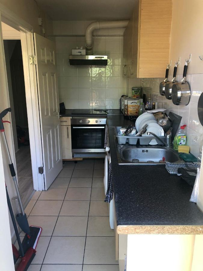 Homestay Double With Private Bathroom In A 2-bedrooms House London